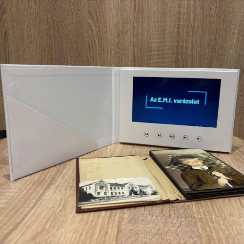 Momentory- a digitális emlékkönyv